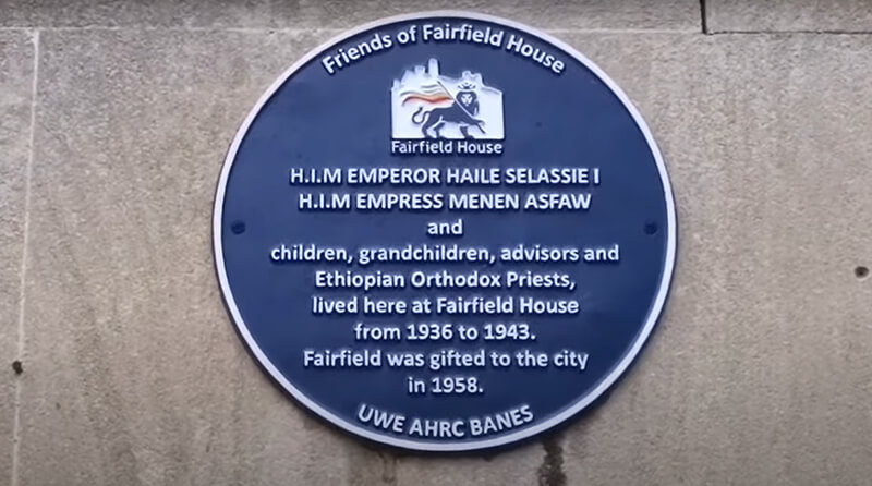 Friends of Fairfield House blue plaque outside the house.