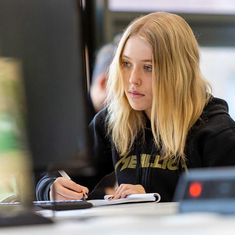 Student with notebook 1000x1000 jpg student-with-notebook-1000x1000-jpg