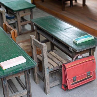 Photo of a 1960s school classroom