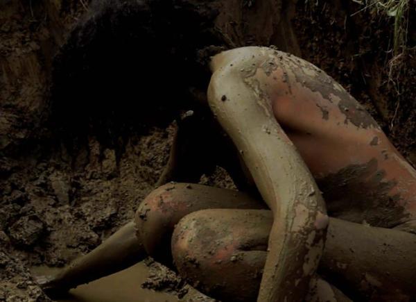 Clay, Stills from performance to camera.