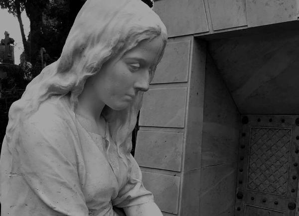 Angel monument at Rome Protestant Cemetary